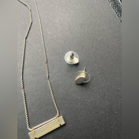 Kendra Scott necklace and earrings set with bag - Picture 6 of 11